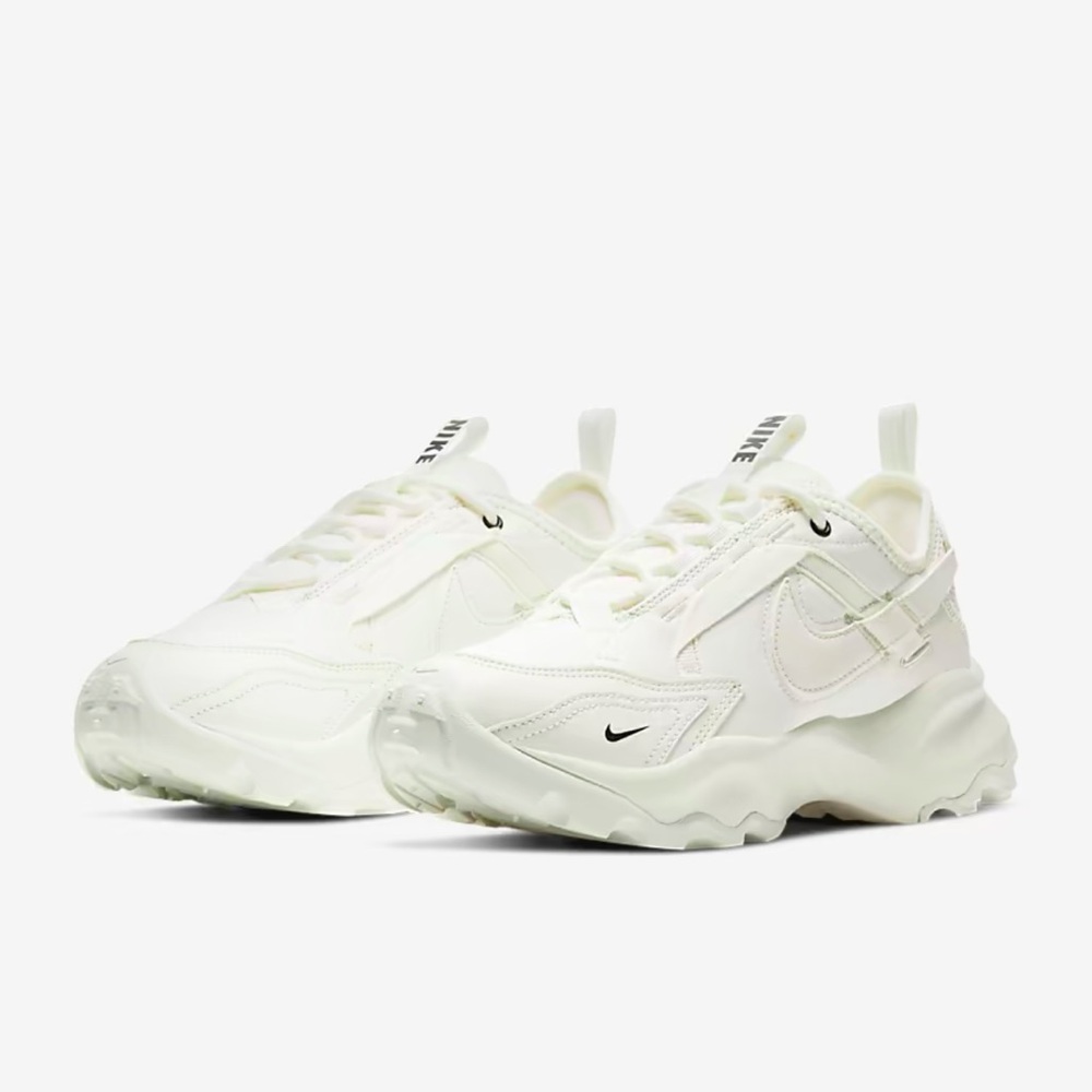 NIKE TC 7900